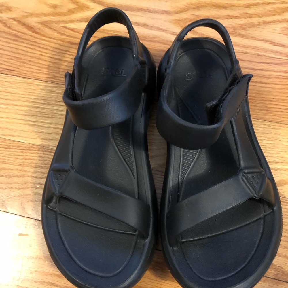 COPY - Teva Hurricane Drift Sandals black women's sz 7 or 6.5